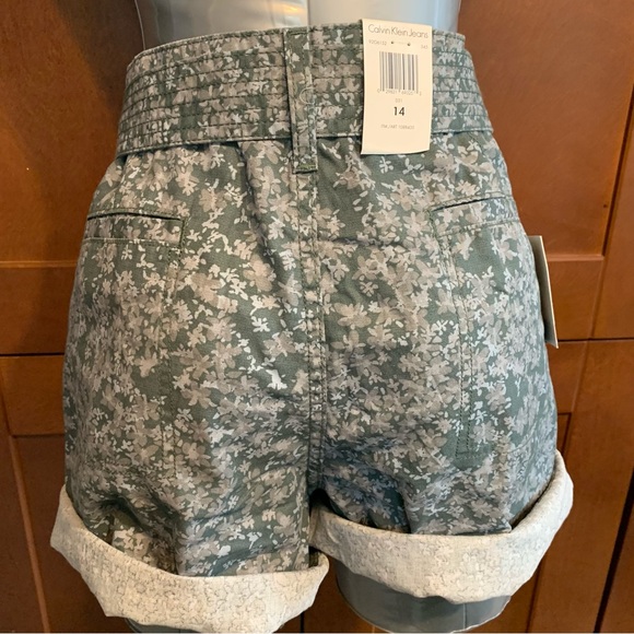 NWT Belted floral short can be rolled up - Picture 8 of 16